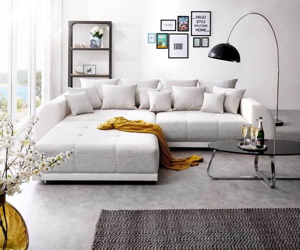 Cele mai noi modele de canapele crem, pentru living - fixe, extensibile sau coltar?
